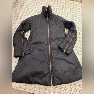 Pre- Loved Tag missing l good condition BLK Long Quilted Coat l Gold Zippers S